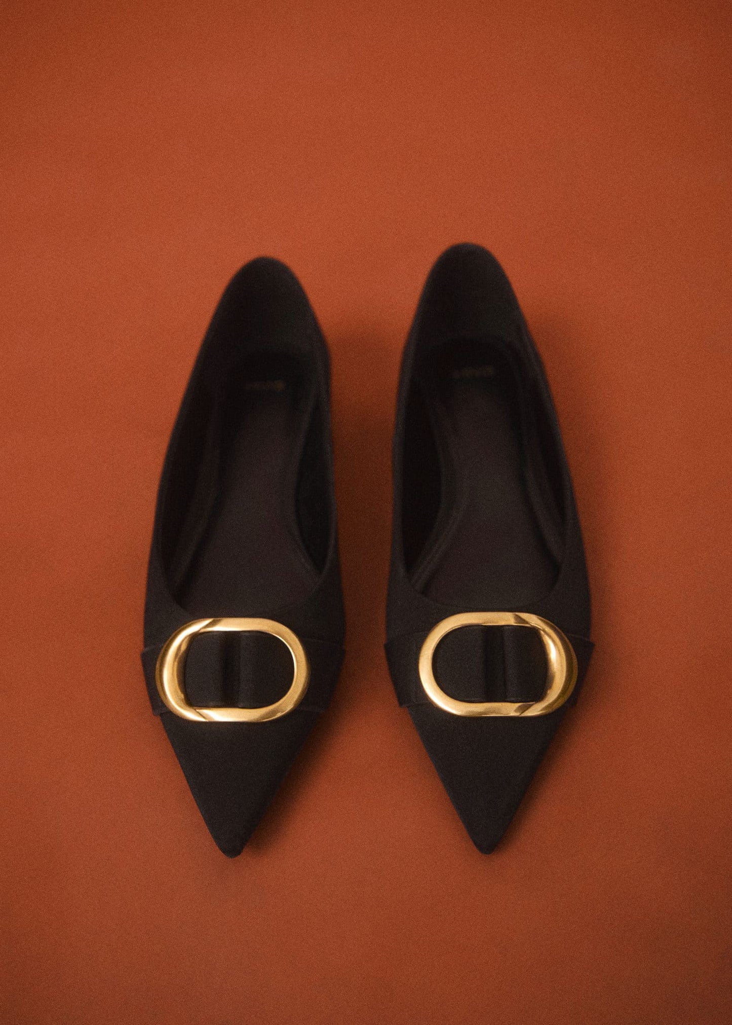 Shoes with decorative toe and buckle - Details of the article 9