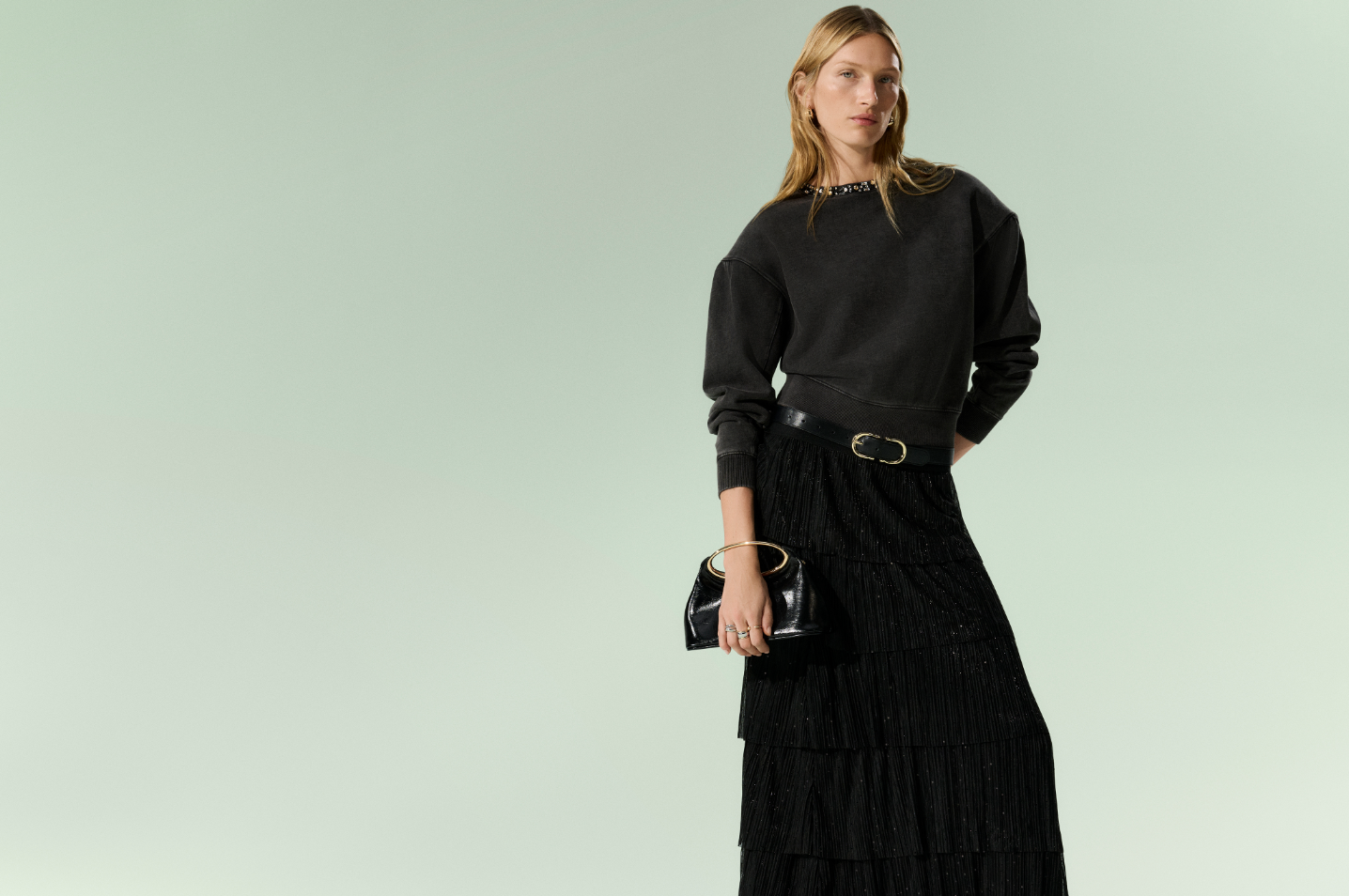 Walmart Scoop Women’s and Women's Plus Mineral Washed Rhinestone Crewneck Sweatshirt, Sizes XS-4X