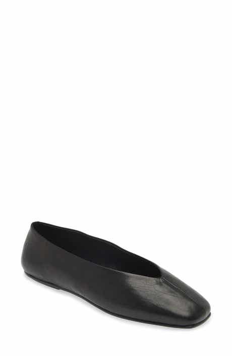 Aleta Sneaker (Women)