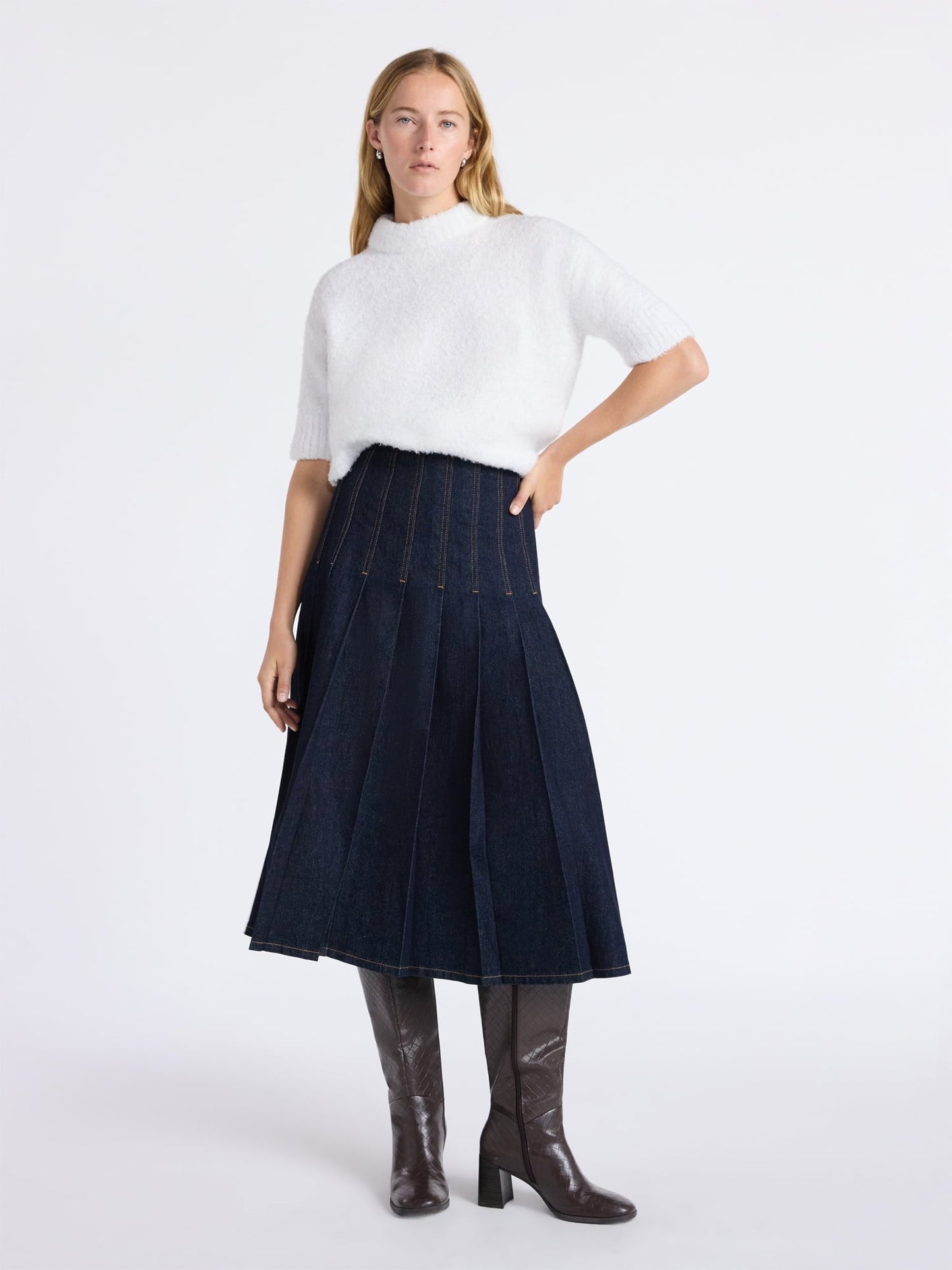 Walmart Free Assembly Women's and Women's Plus Stitch Pleated Denim Maxi Skirt, Size 0-28