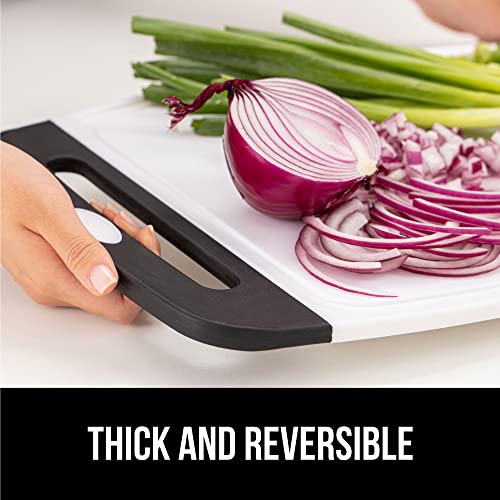 Gorilla Grip Durable Cutting Board Set of 3, Multiple Sizes, Reversible and Oversized, Easy Grip Handle, Juice Grooves, Dishwasher Safe, Large Kitchen Chopping Boards, Meat, Veggies, Black