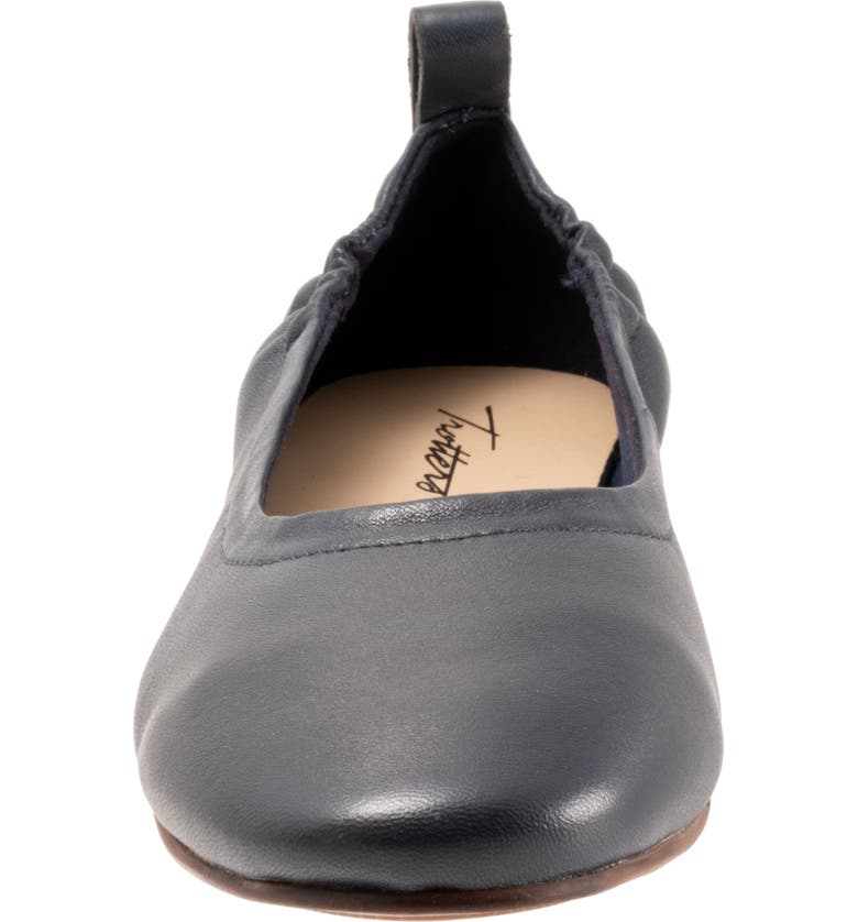 Trotters Gia Ballet Flat (Women)