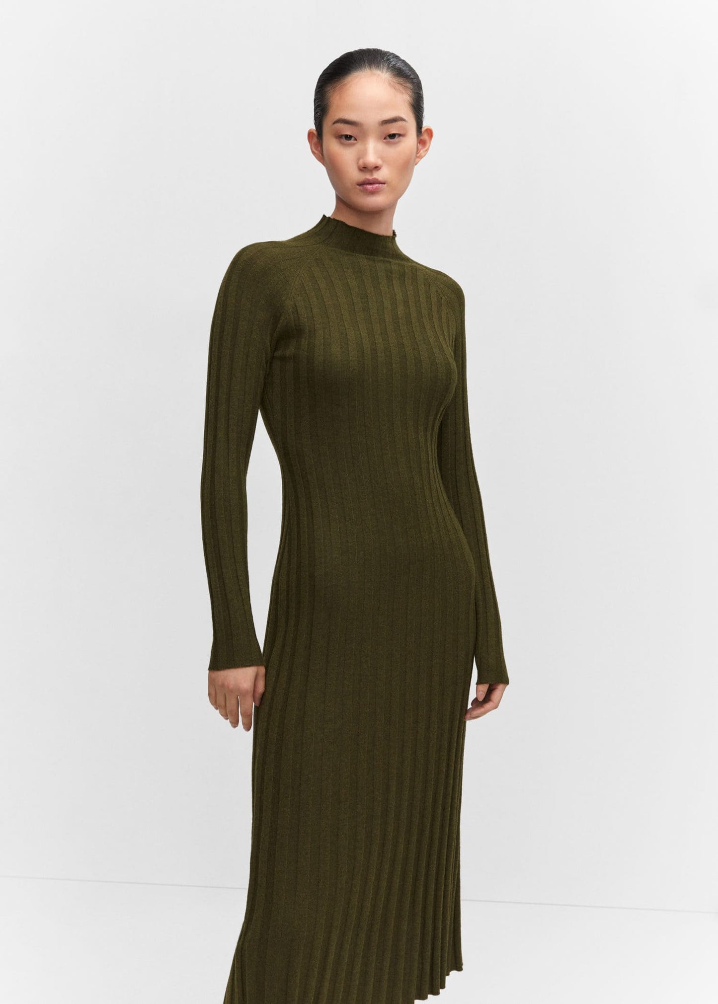 Perkins-neck ribbed dress - Medium plane