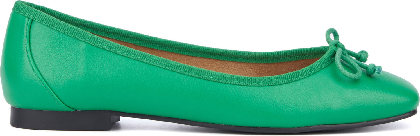 NEW YORK AND COMPANY Paulina Ballet Flat, Alternate, color, KELLY GREEN