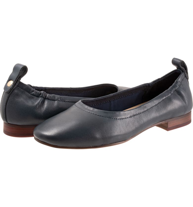 Trotters Gia Ballet Flat (Women)