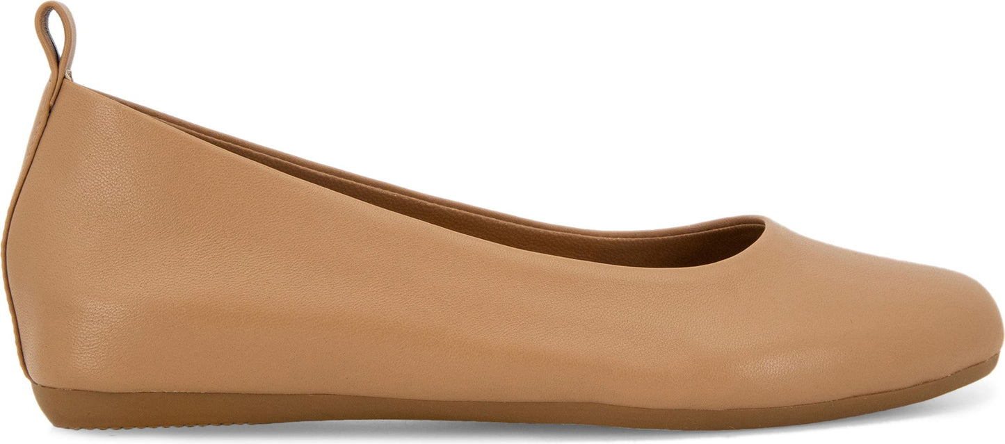 ANDRÉ ASSOUS Nieve Featherweight Demi Wedge Flat, Alternate, color, CAMEL