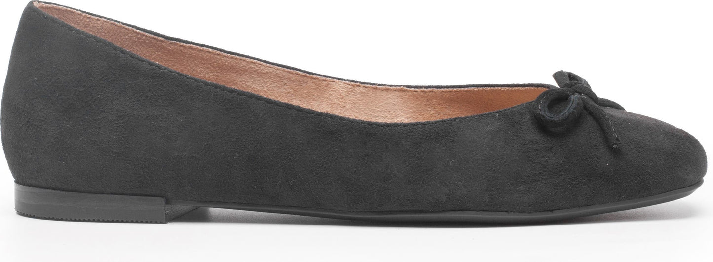 ME TOO Skylar Ballet Flat, Alternate, color, BLACK SUEDE